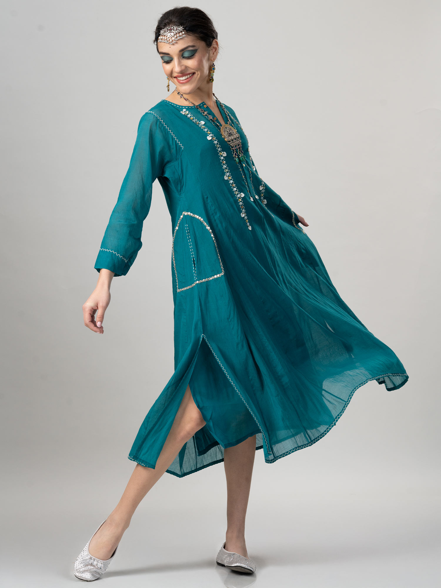 Khirama Handwoven Kaftan