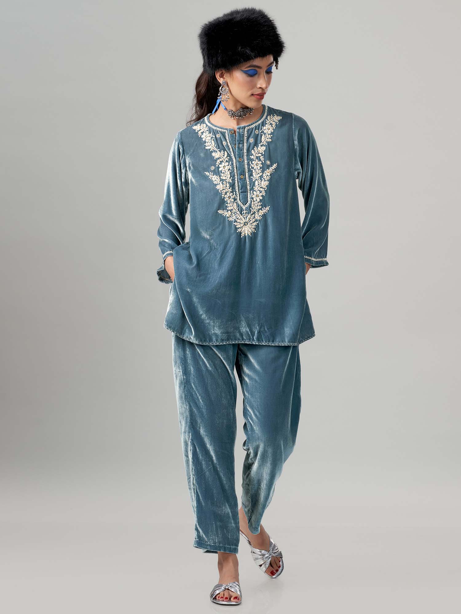 Shaukeen Velvet Twinset