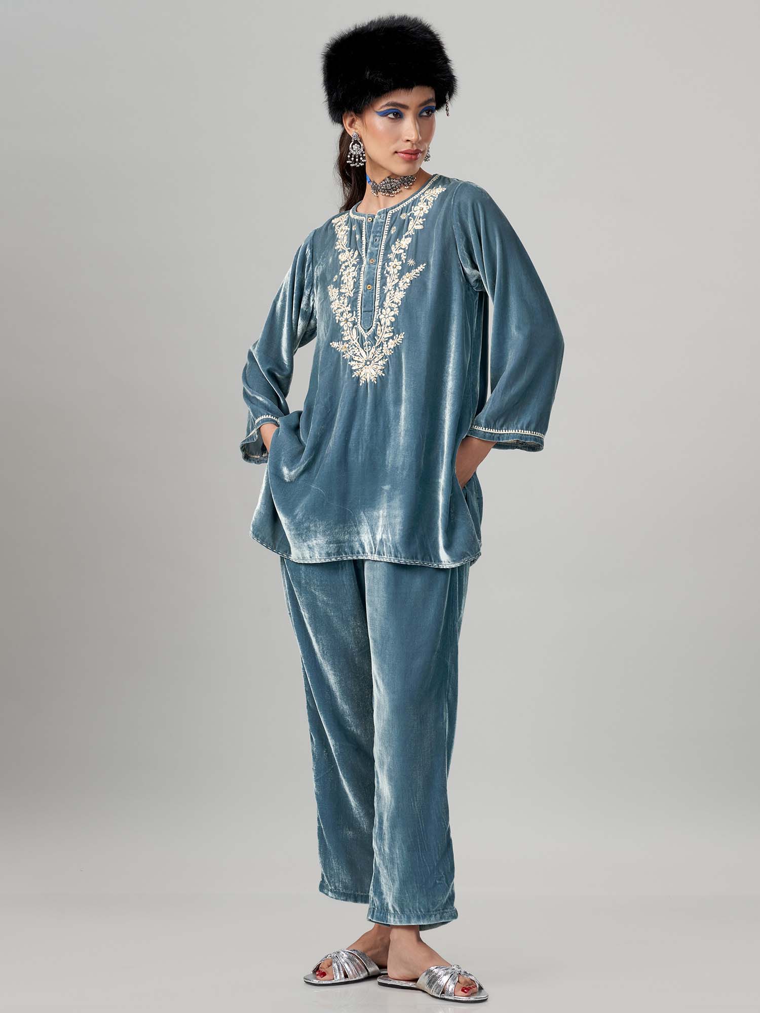 Shaukeen Velvet Twinset